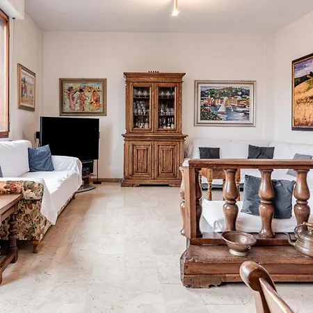 Terrazza, Doppio Parcheggio Флоренция